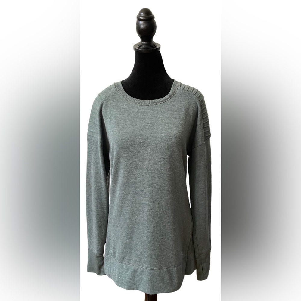 Reebok: Green Ribbed Shoulder Long Sleeve Activivewear Shirt